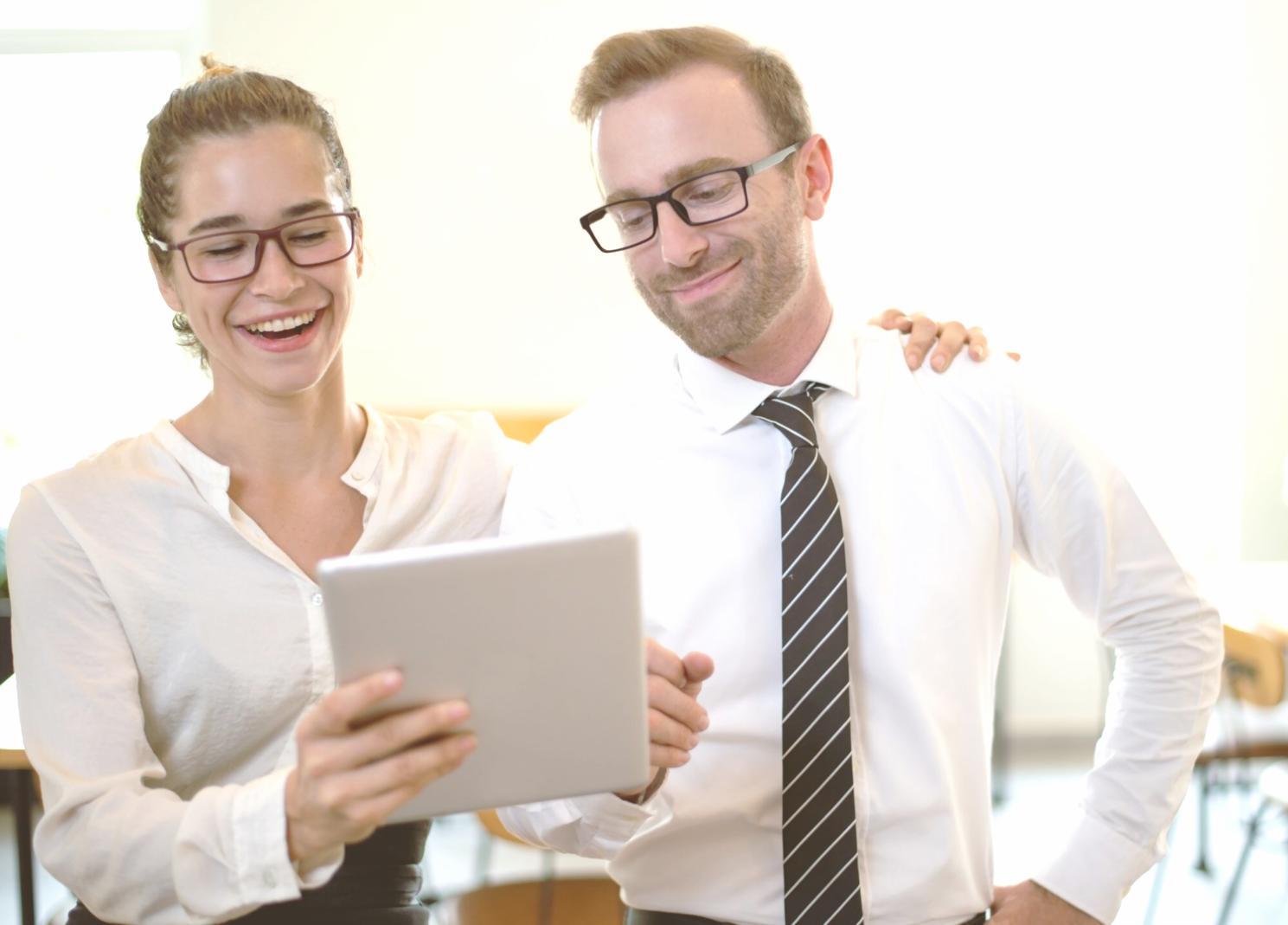 Современный офис с финансовой аналитикой